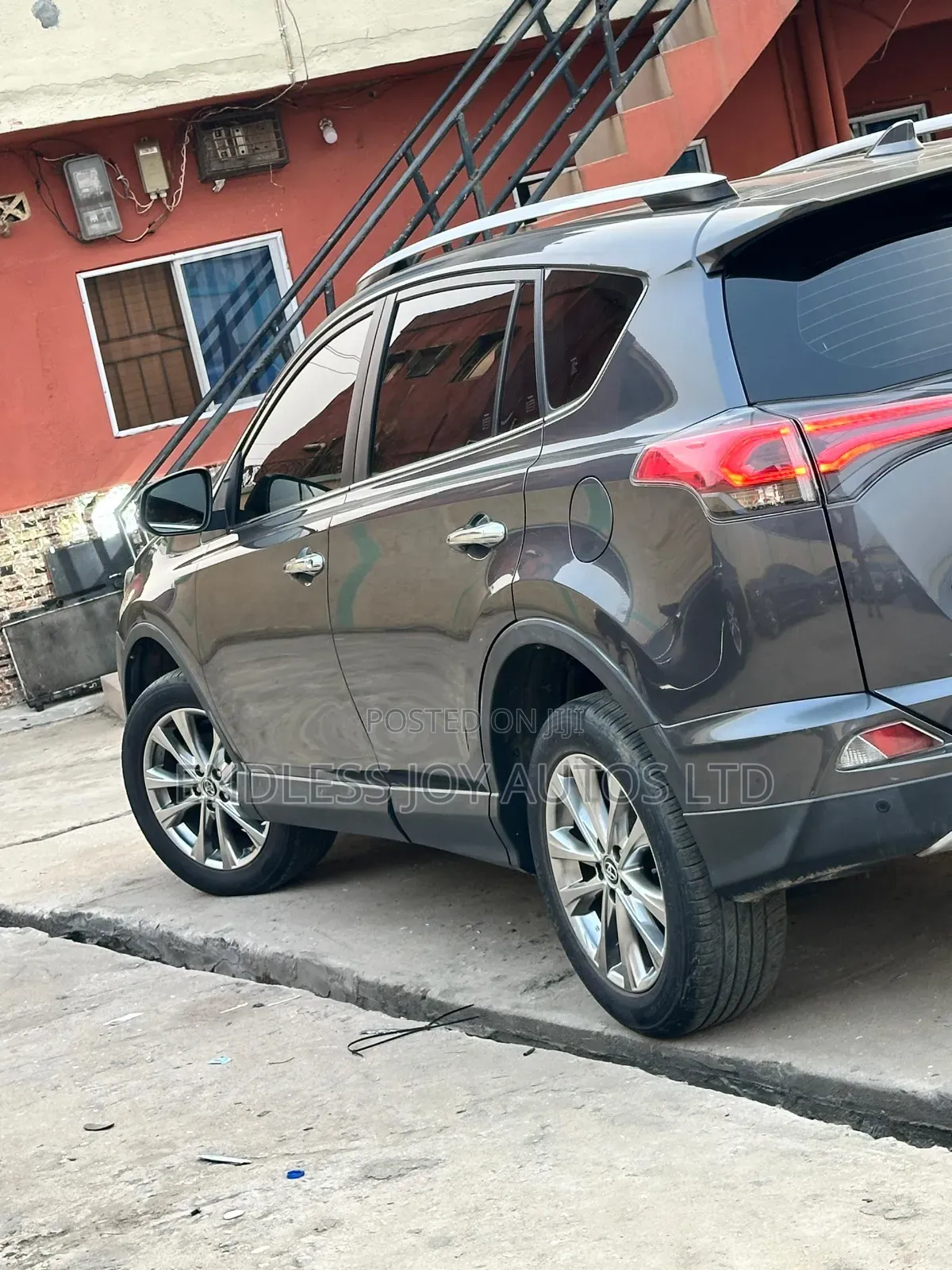Toyota RAV4 Limited AWD (2.5L 4cyl 6A) 2016 Gray