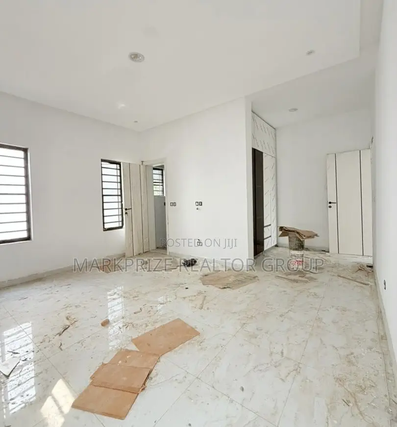 5bdrm Duplex in Magodo Gra Phase 1 for sale