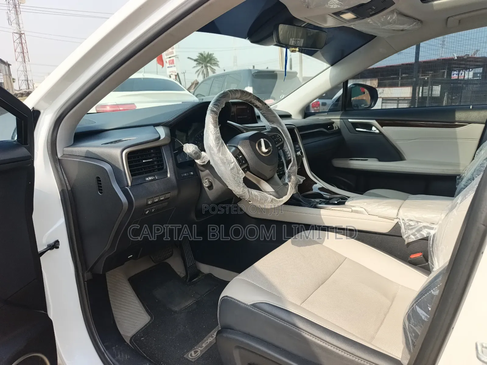 Lexus RX 350 FWD 2017 White