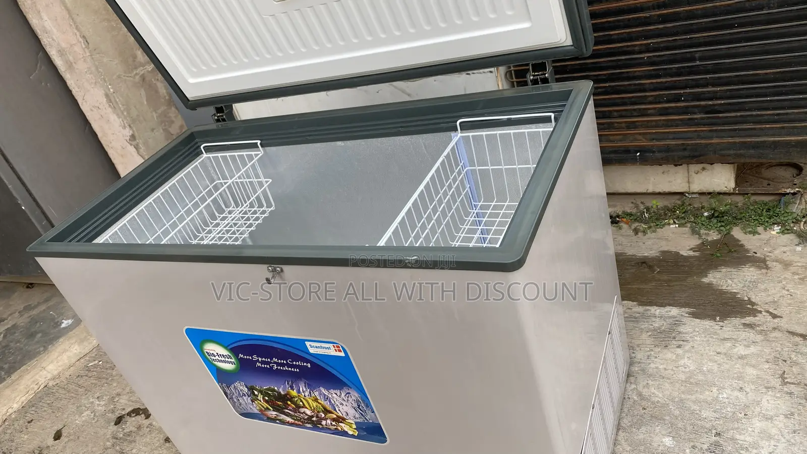 Scanfrost Deep Freezer 320liters