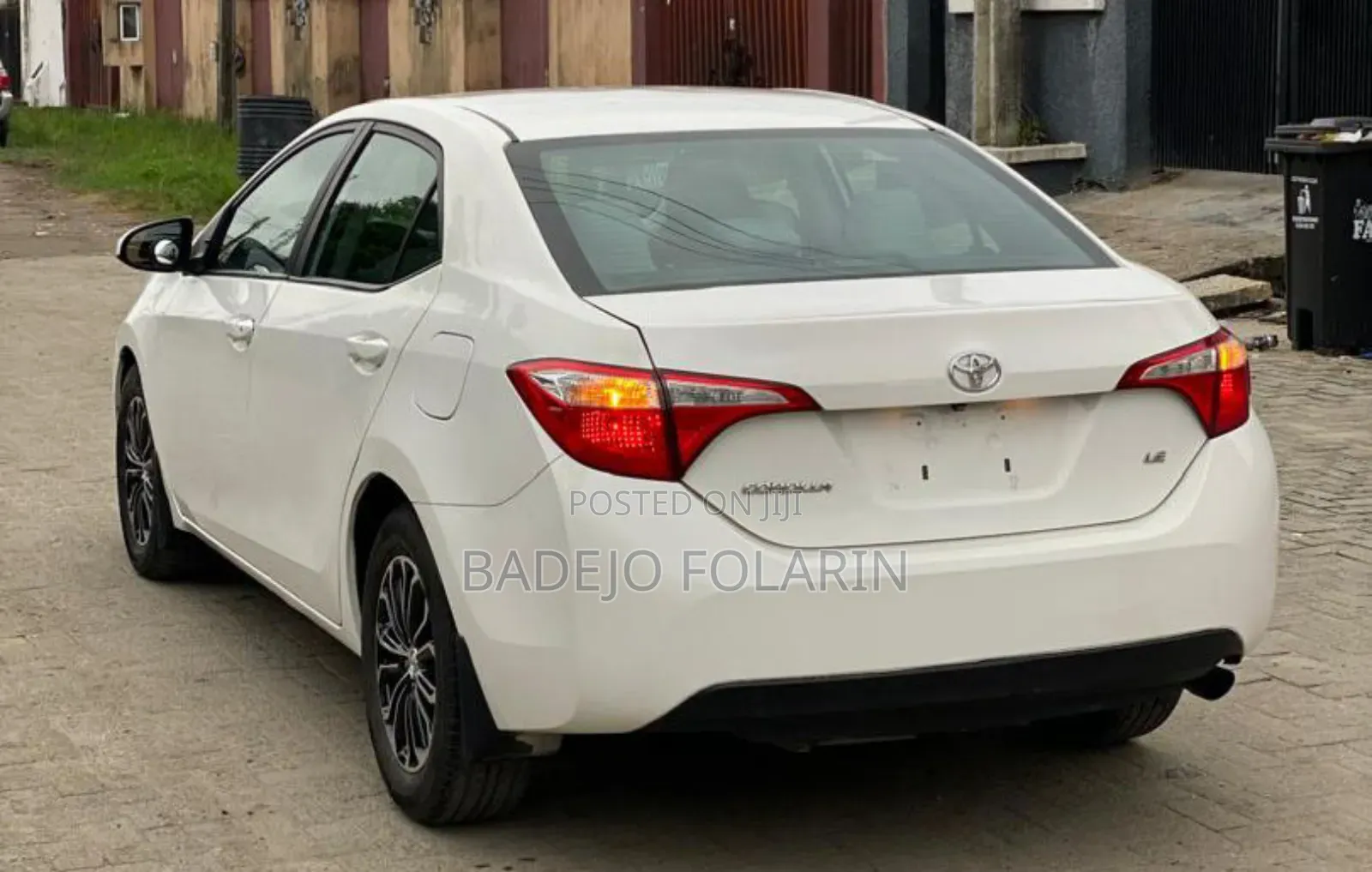 Toyota Corolla LE 4dr Sedan (1.8L 4cyl CVT) 2016 White