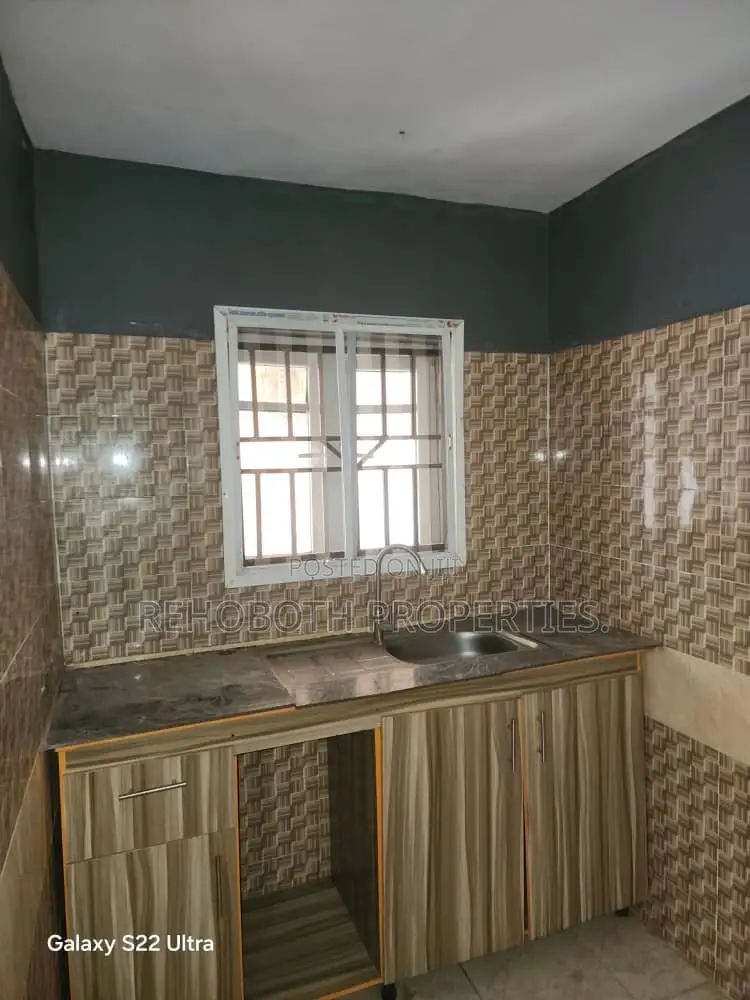 1bdrm Bungalow in New Garage, Akala Express for rent