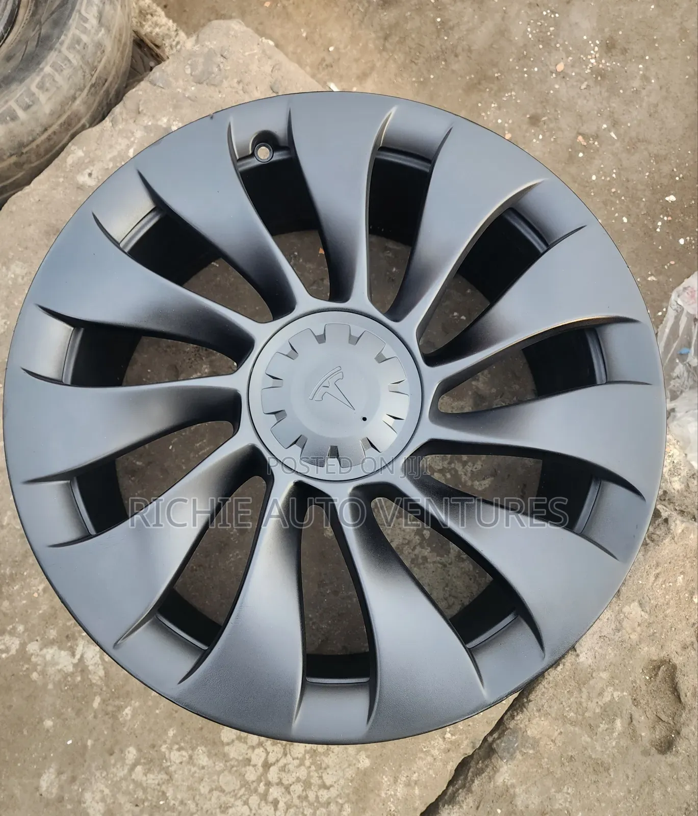 20inch Mattblack Rim.