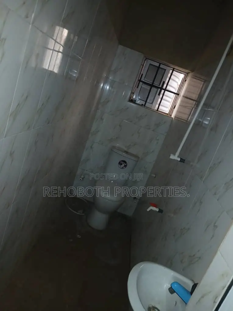 1bdrm Apartment in Babalola, Akala Express for rent