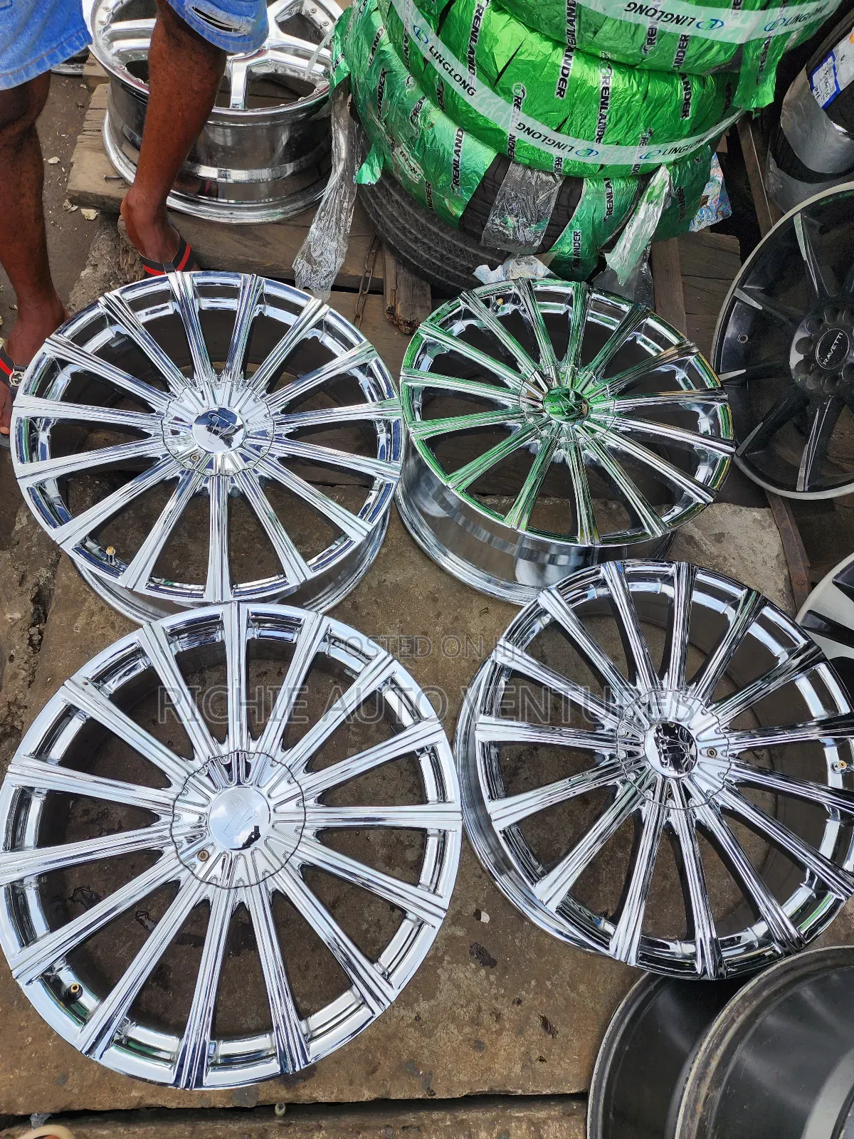 20inch Chrome Available Pure Chrome