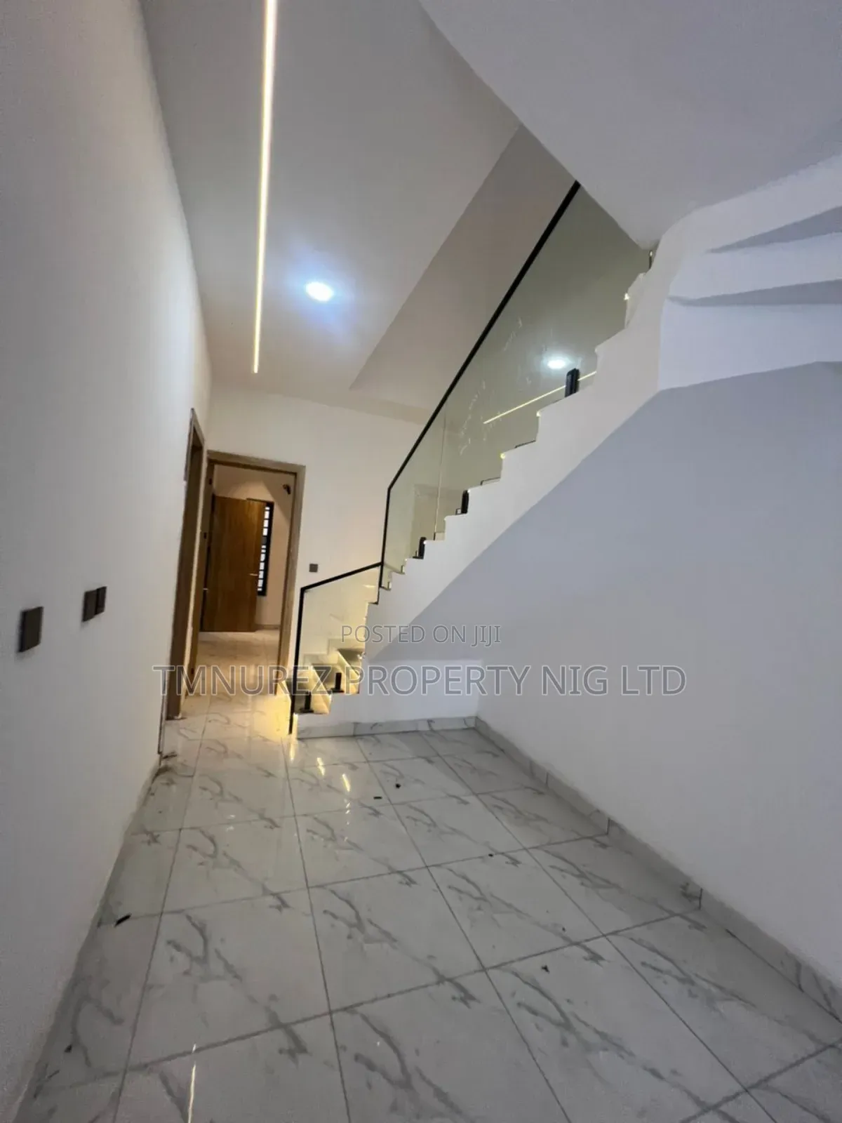 4bdrm Duplex in Orchild Road, Chevron for rent
