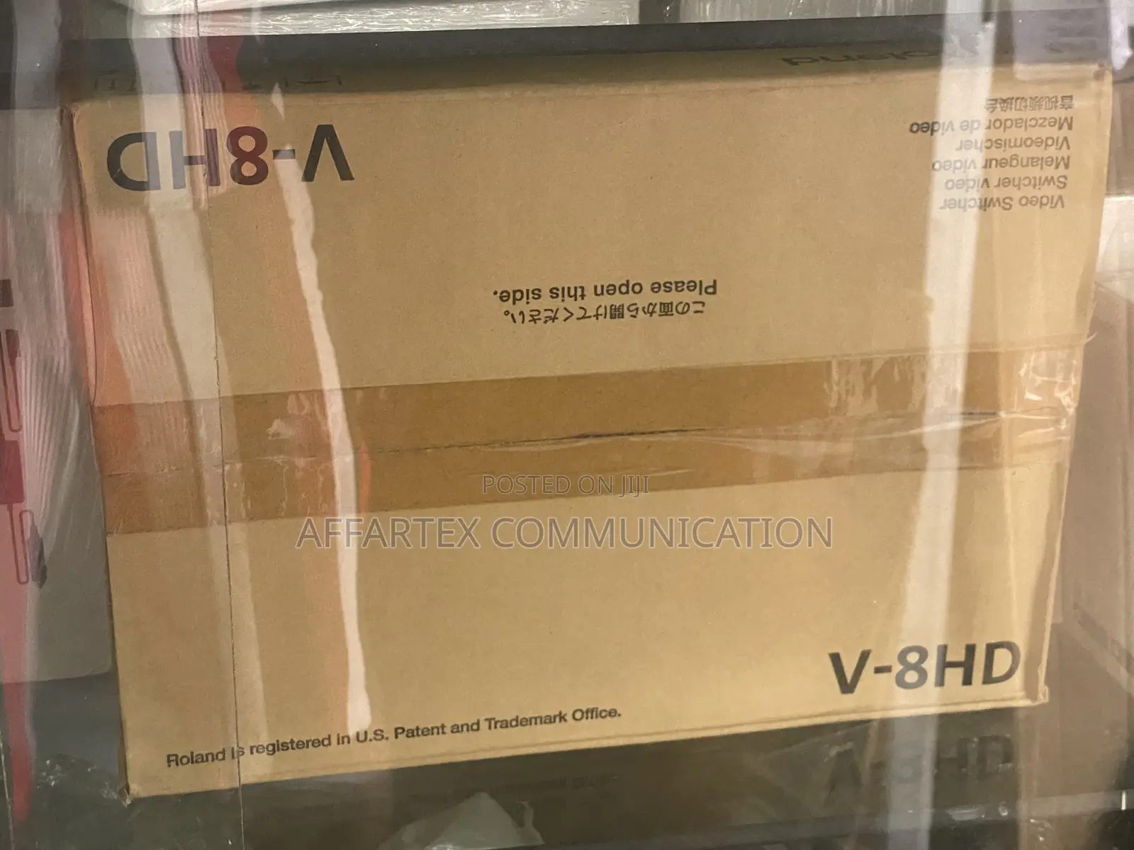 Roland v-8hd