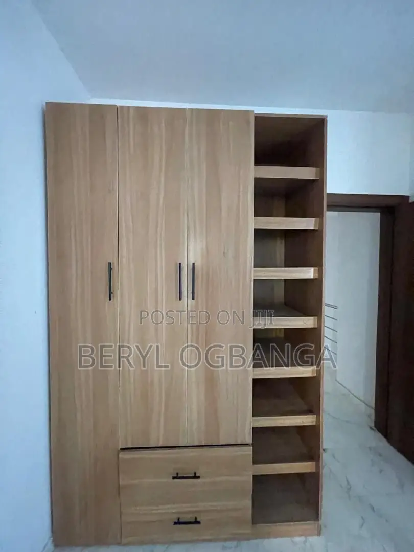 3bdrm Duplex in Ikota for sale