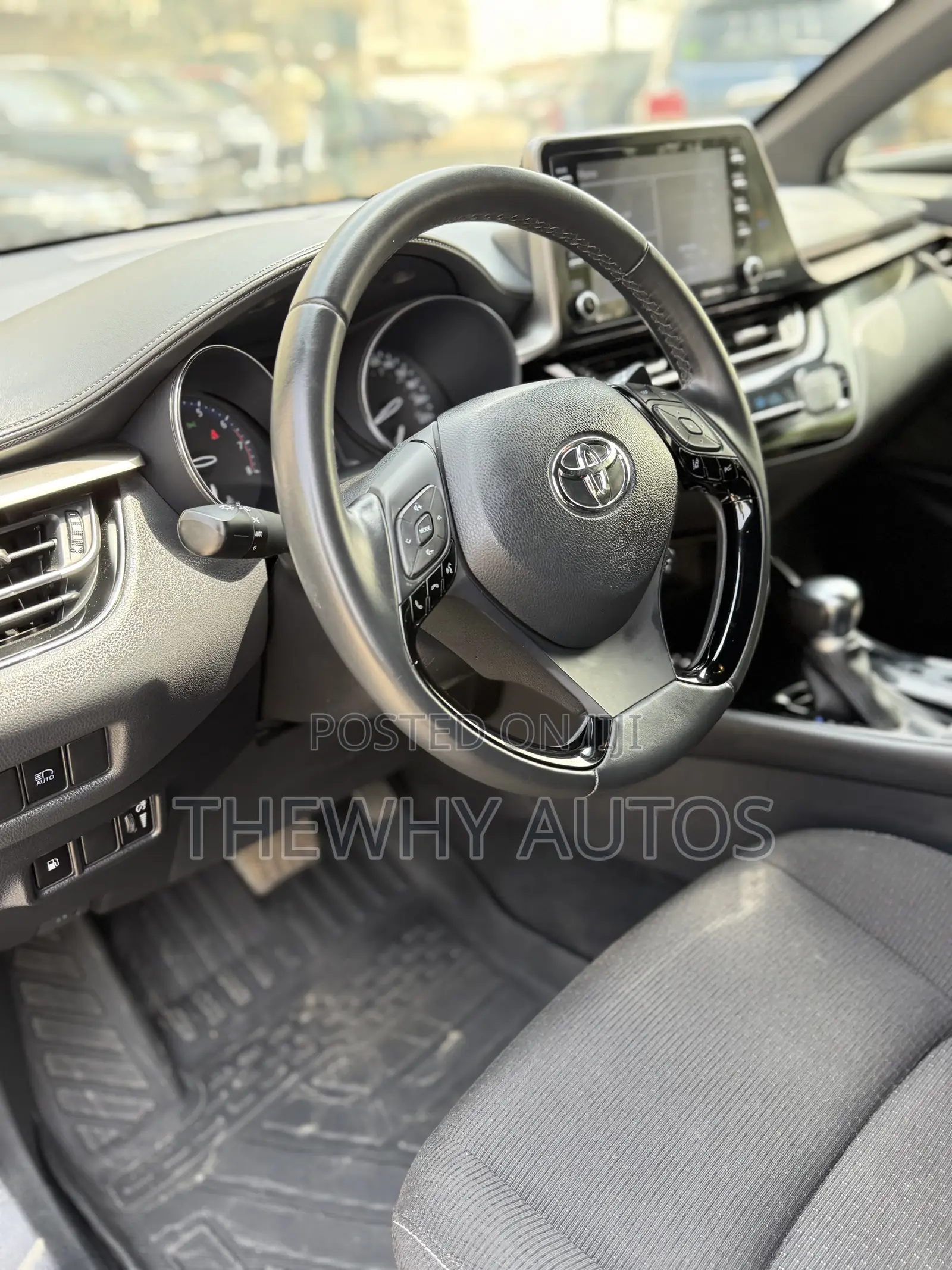Toyota C-HR XLE FWD 2020 Gray