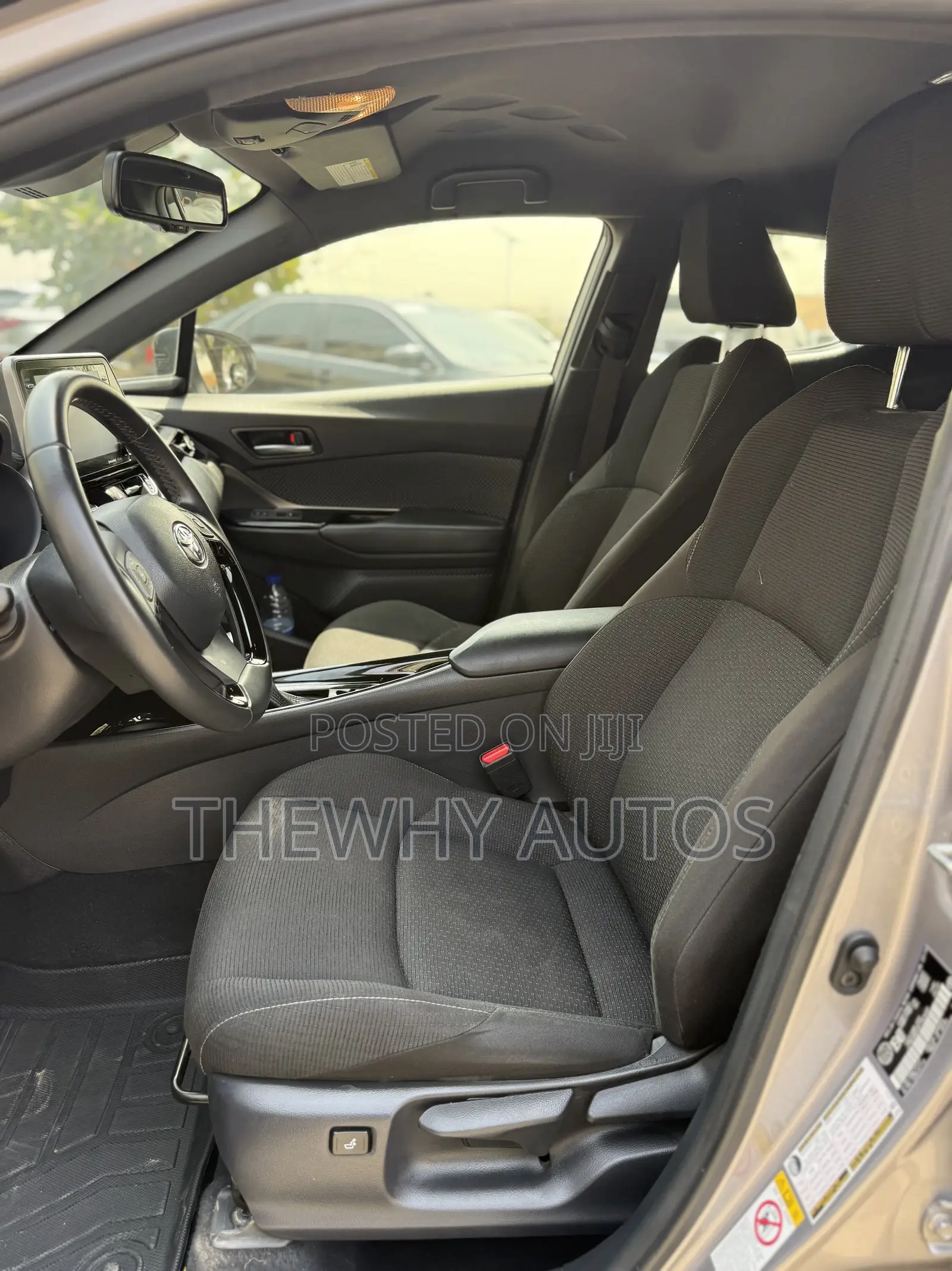 Toyota C-HR XLE FWD 2020 Gray