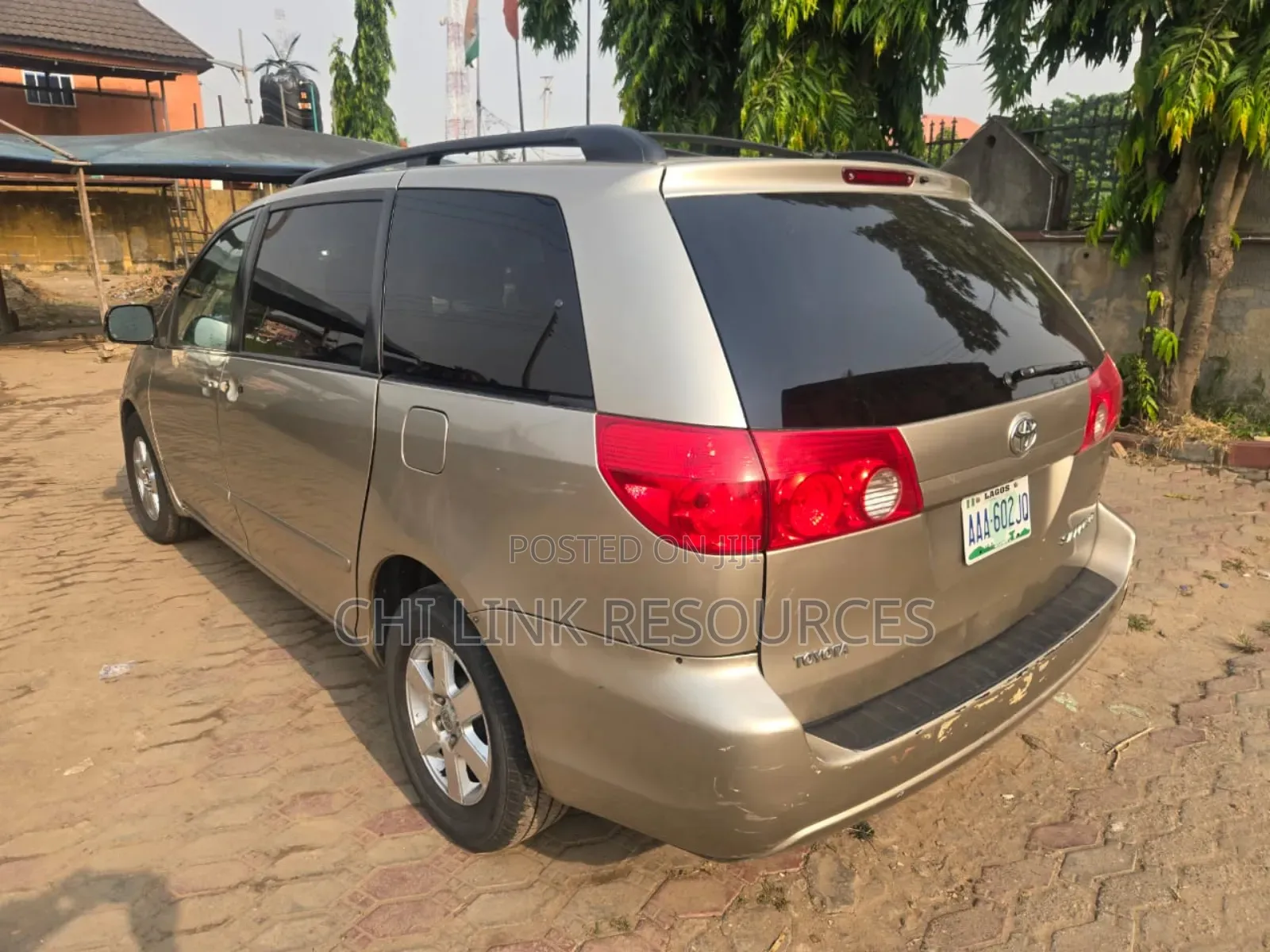 Toyota Sienna 2009 Brown