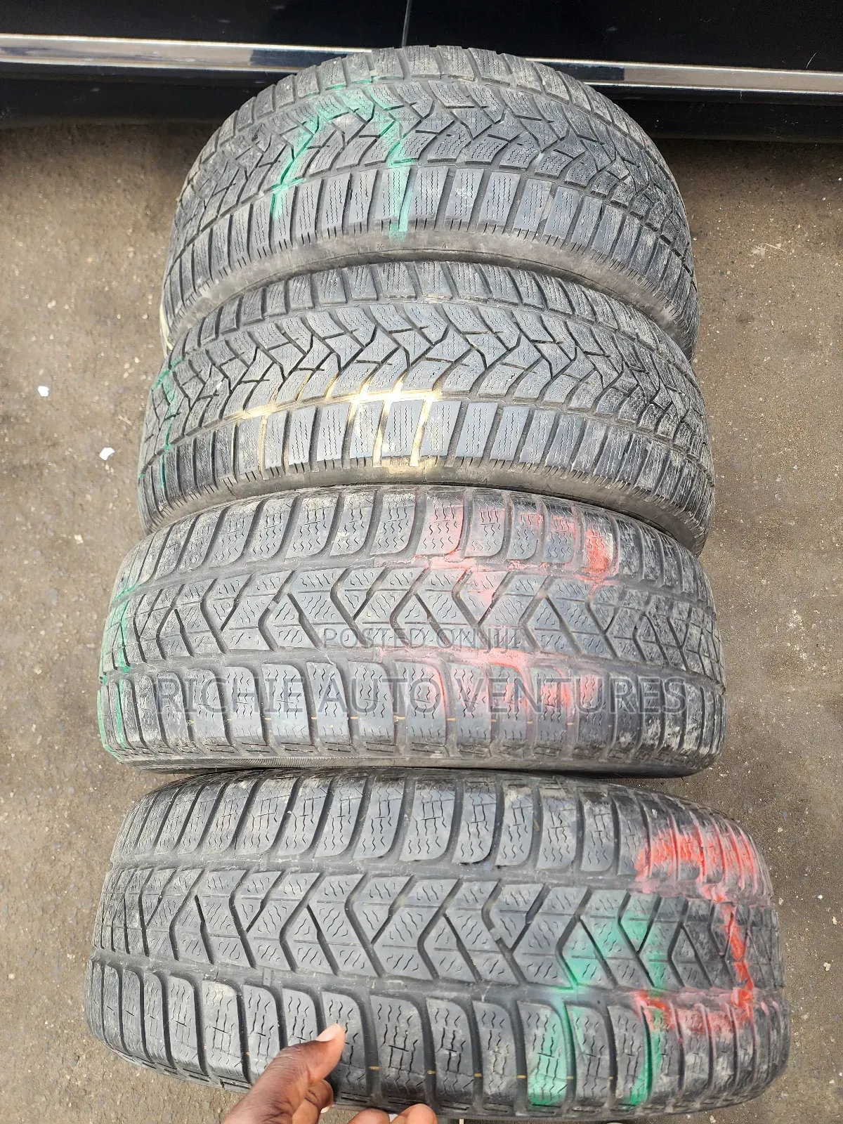 Frist Grade 235/40r19 Pirili Scorpion Tyre