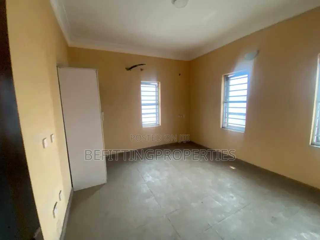3bdrm Block of Flats in Ikeja GRA for sale