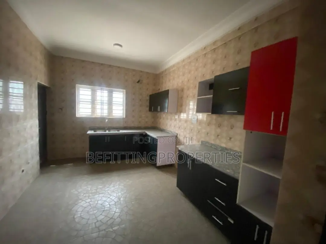 3bdrm Block of Flats in Ikeja GRA for sale