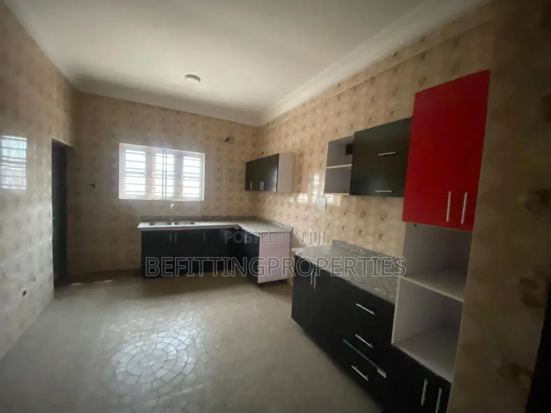 3bdrm Block of Flats in Ikeja GRA for sale