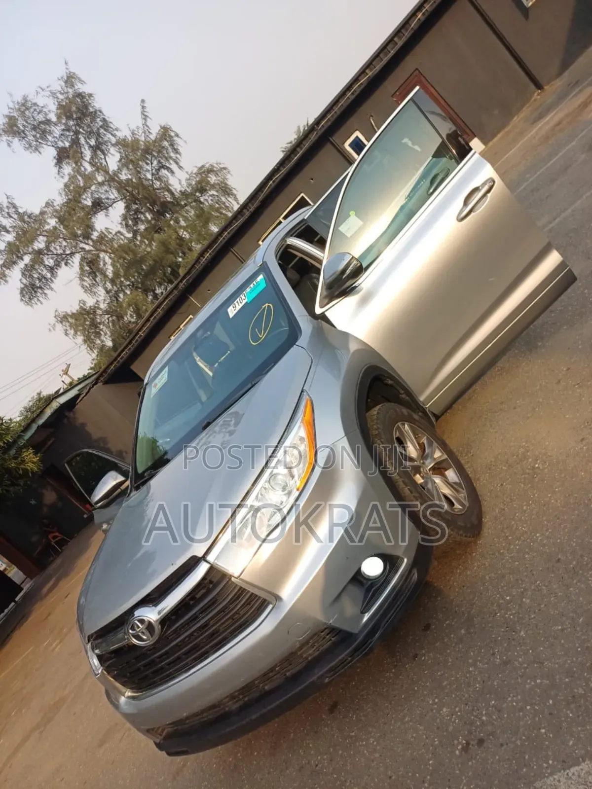 Toyota Highlander XLE 4dr SUV AWD (3.5L 6cyl 6A) 2015 Gray