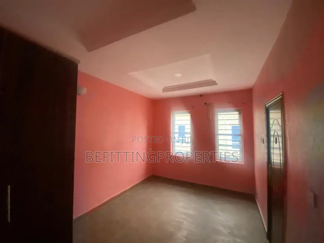 3bdrm Block of Flats in Ikeja GRA for rent