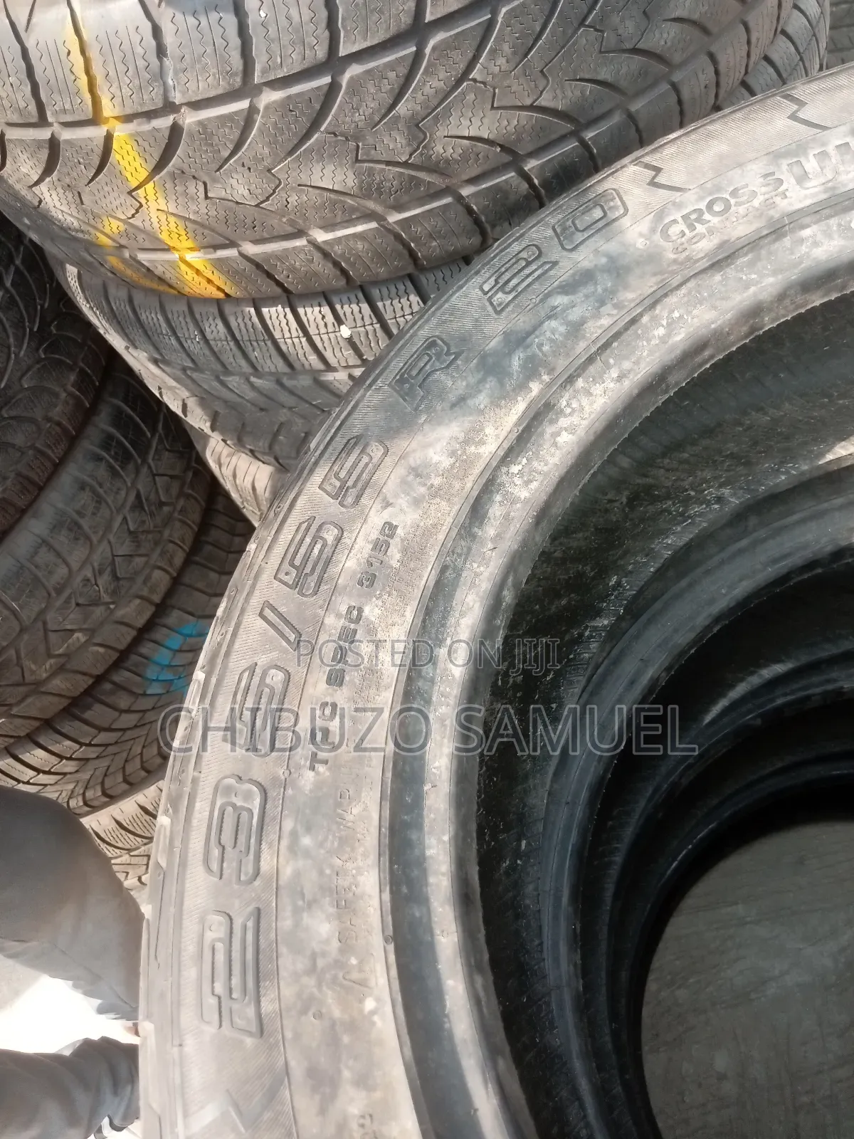 235/55r20 Continental
