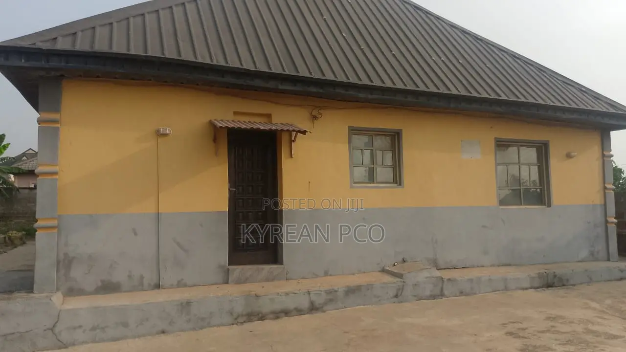 1bdrm Block of Flats in Ikorodu for sale