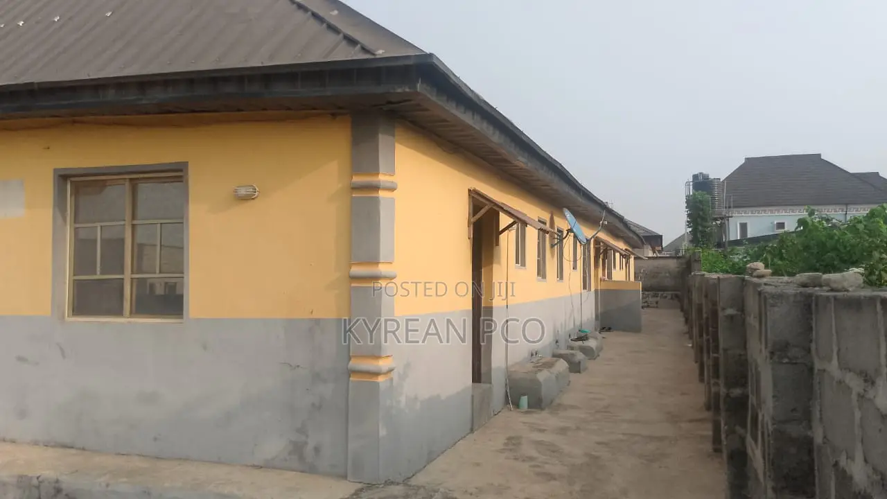 1bdrm Block of Flats in Ikorodu for sale
