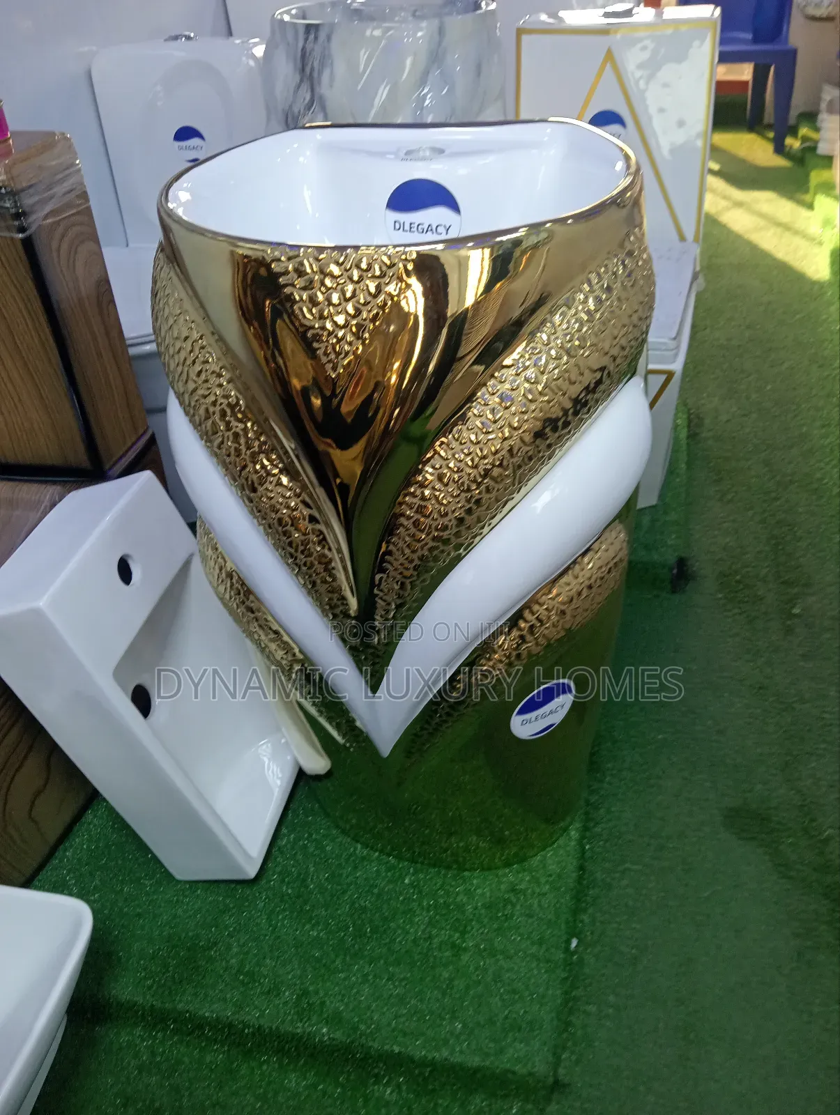 Gold Design Standing Wash Hand Basin