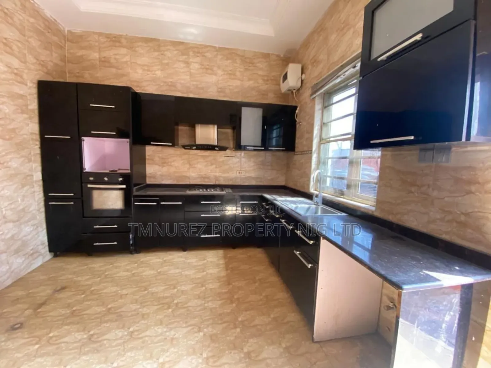 3bdrm Apartment in Agungi for rent