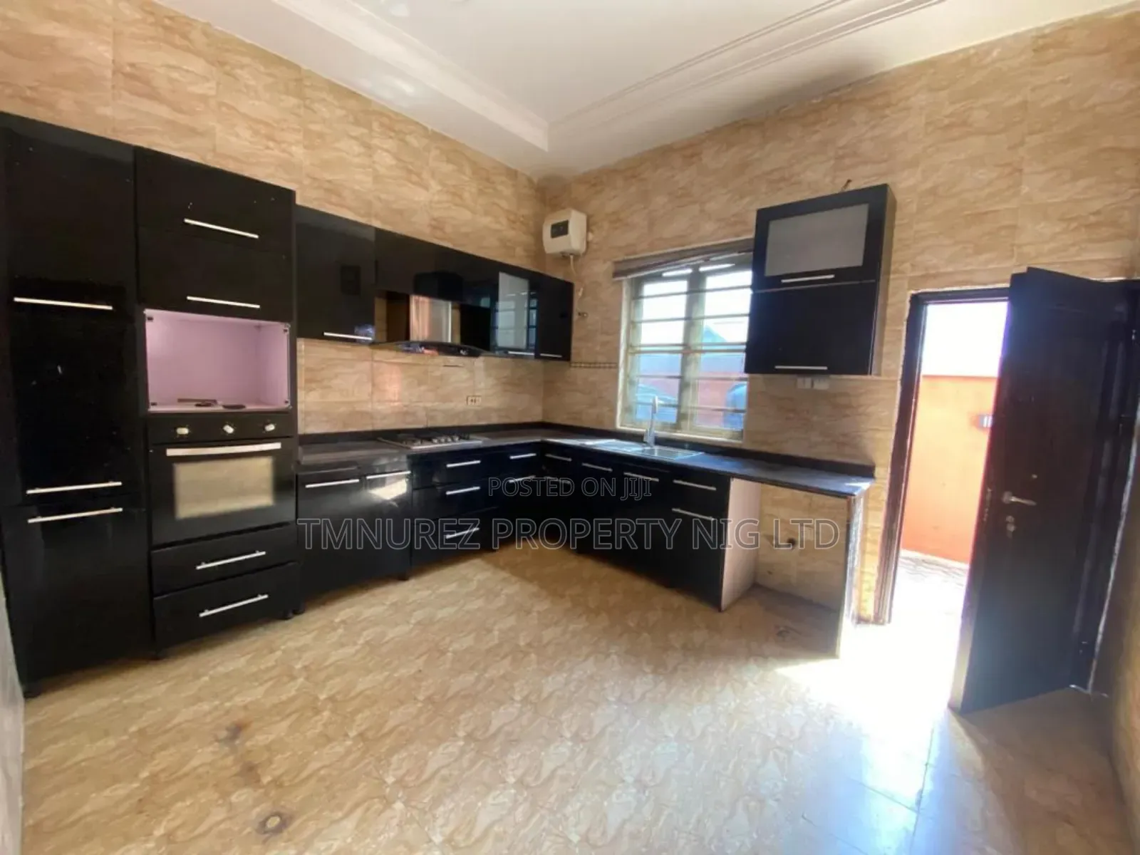 3bdrm Apartment in Agungi for rent