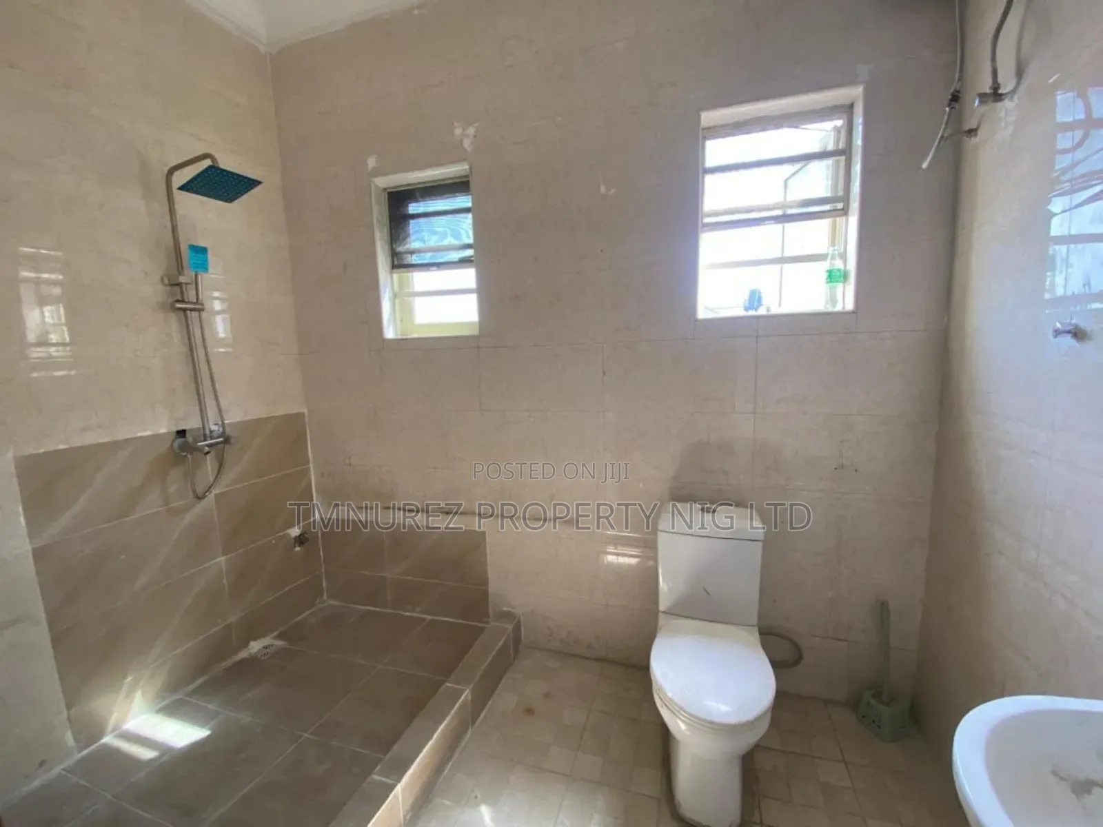 3bdrm Apartment in Agungi for rent