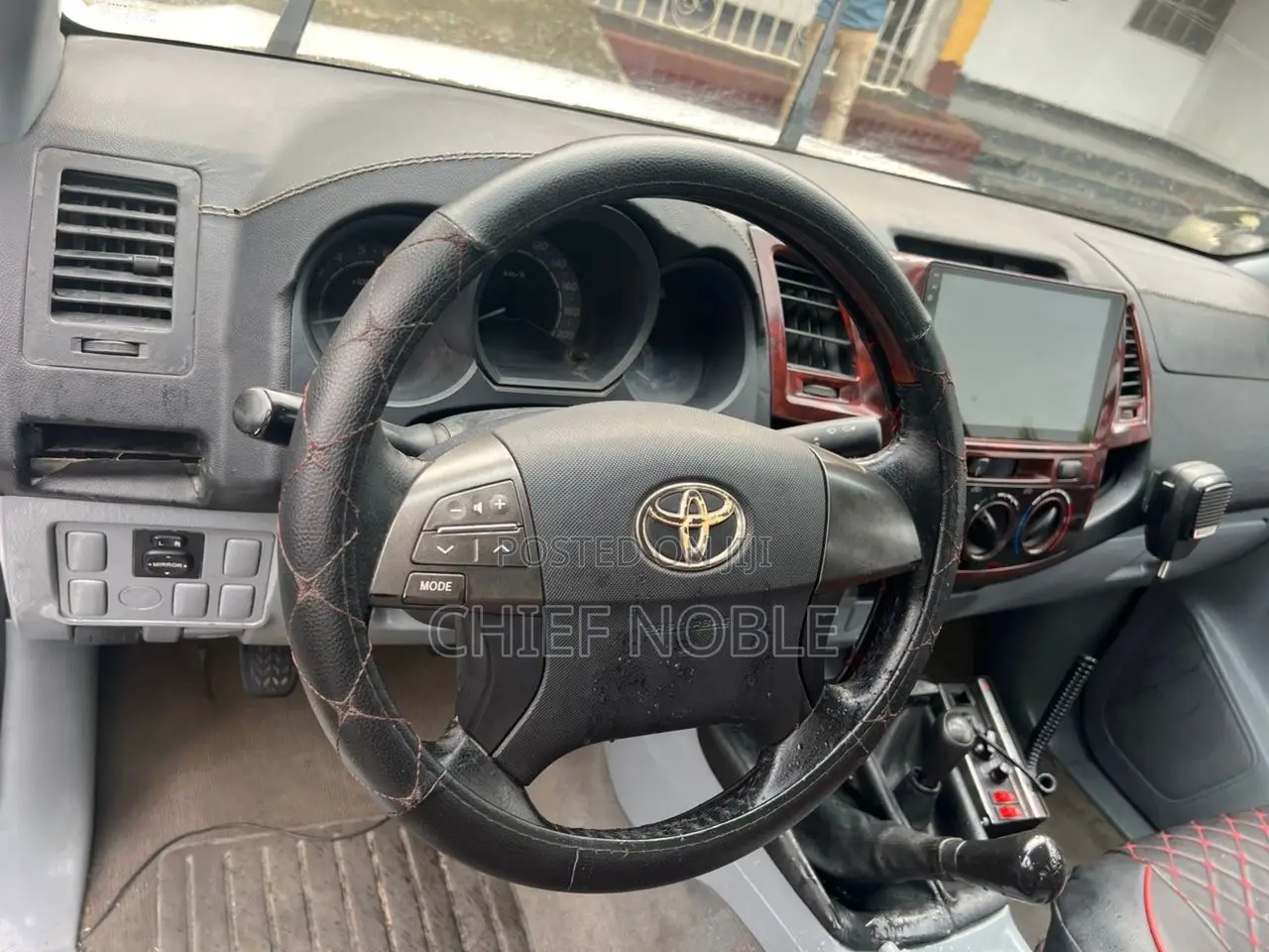 Toyota Hilux 2012 White