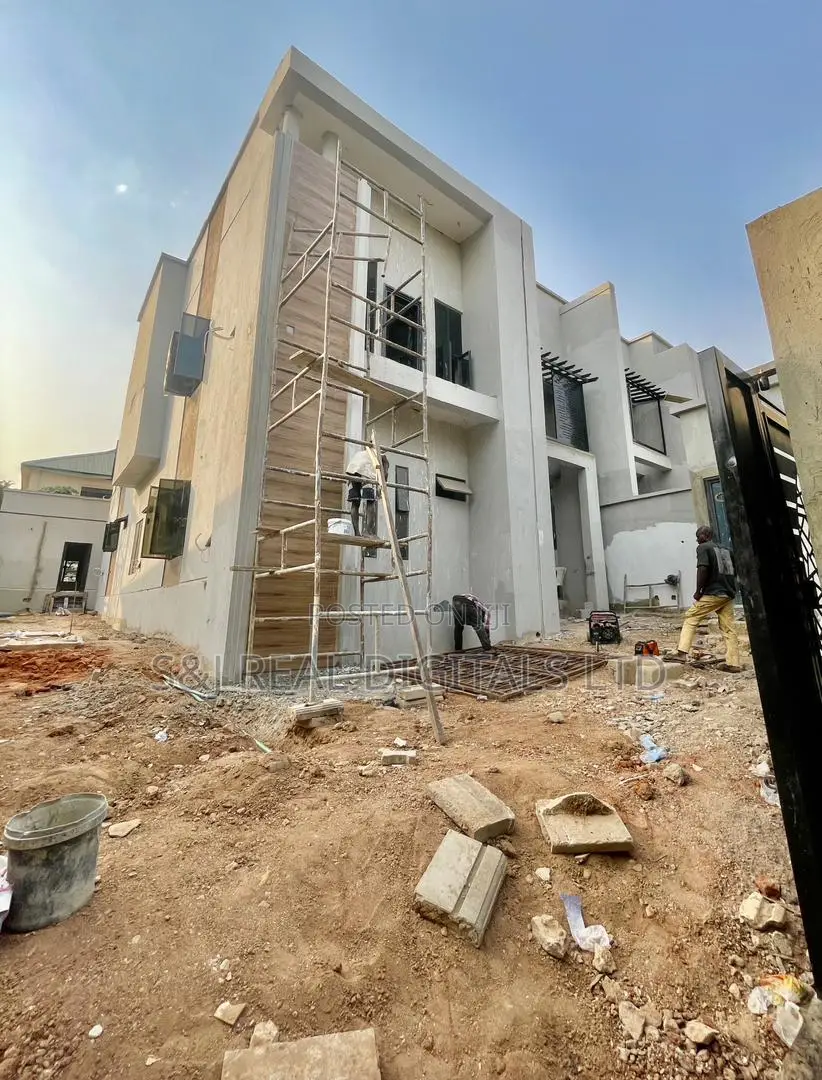 4bdrm Duplex in Life Camp for sale