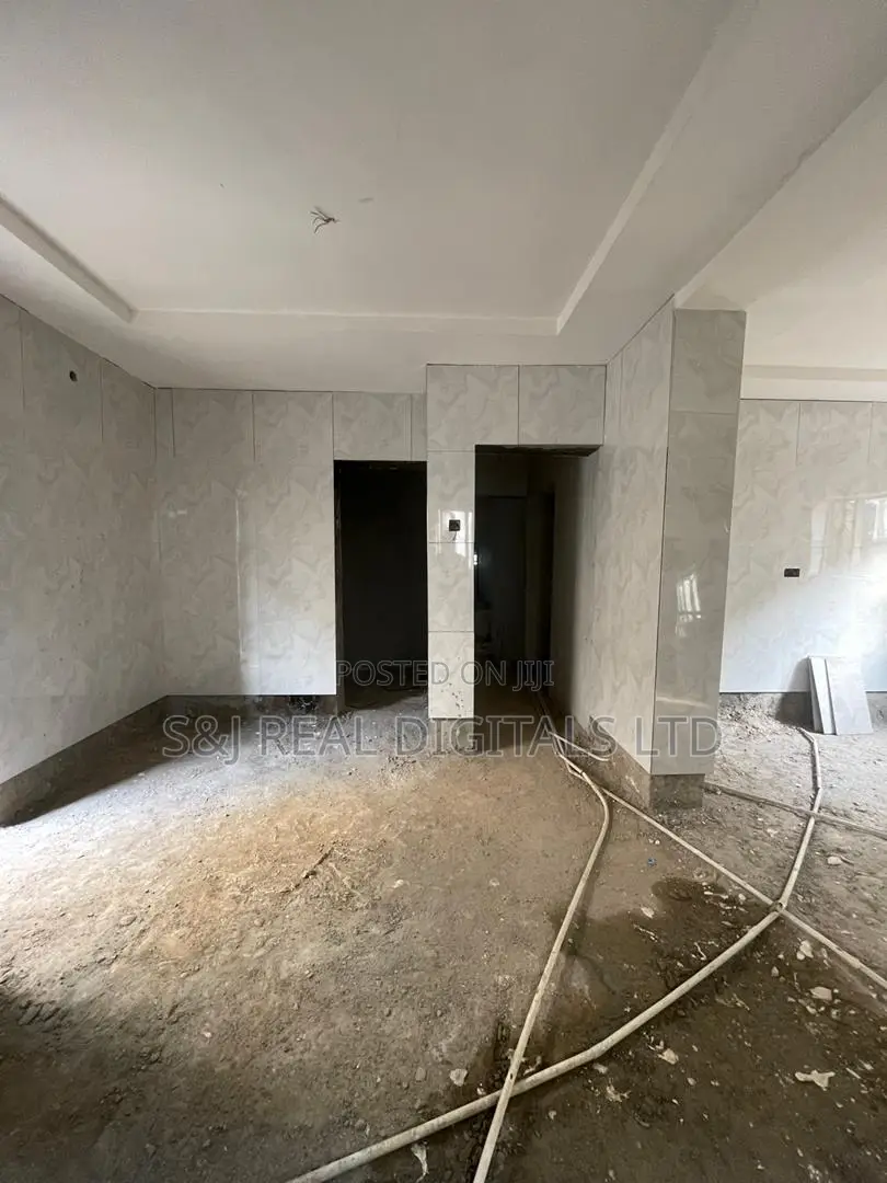 4bdrm Duplex in Life Camp for sale