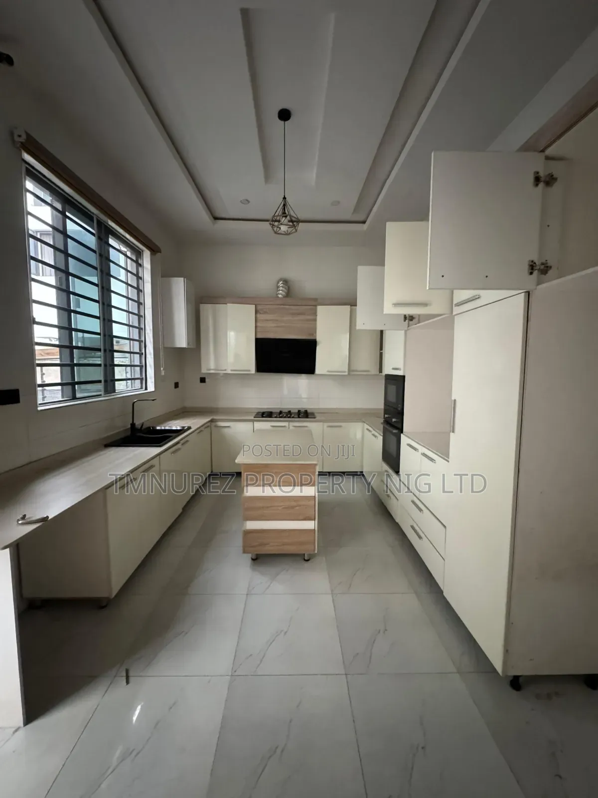 4bdrm Duplex in Chevron for rent