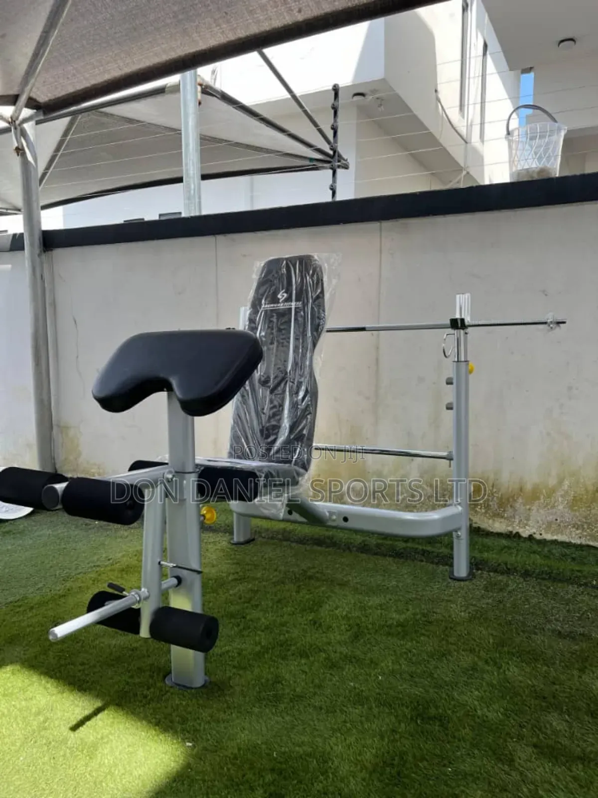 Commercial Weight Bench