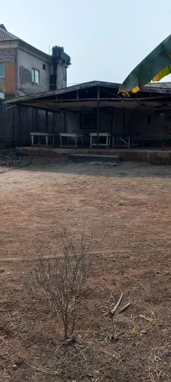 3bdrm Bungalow in Isuti Rd, Ikotun / Ikotun/Igando for sale