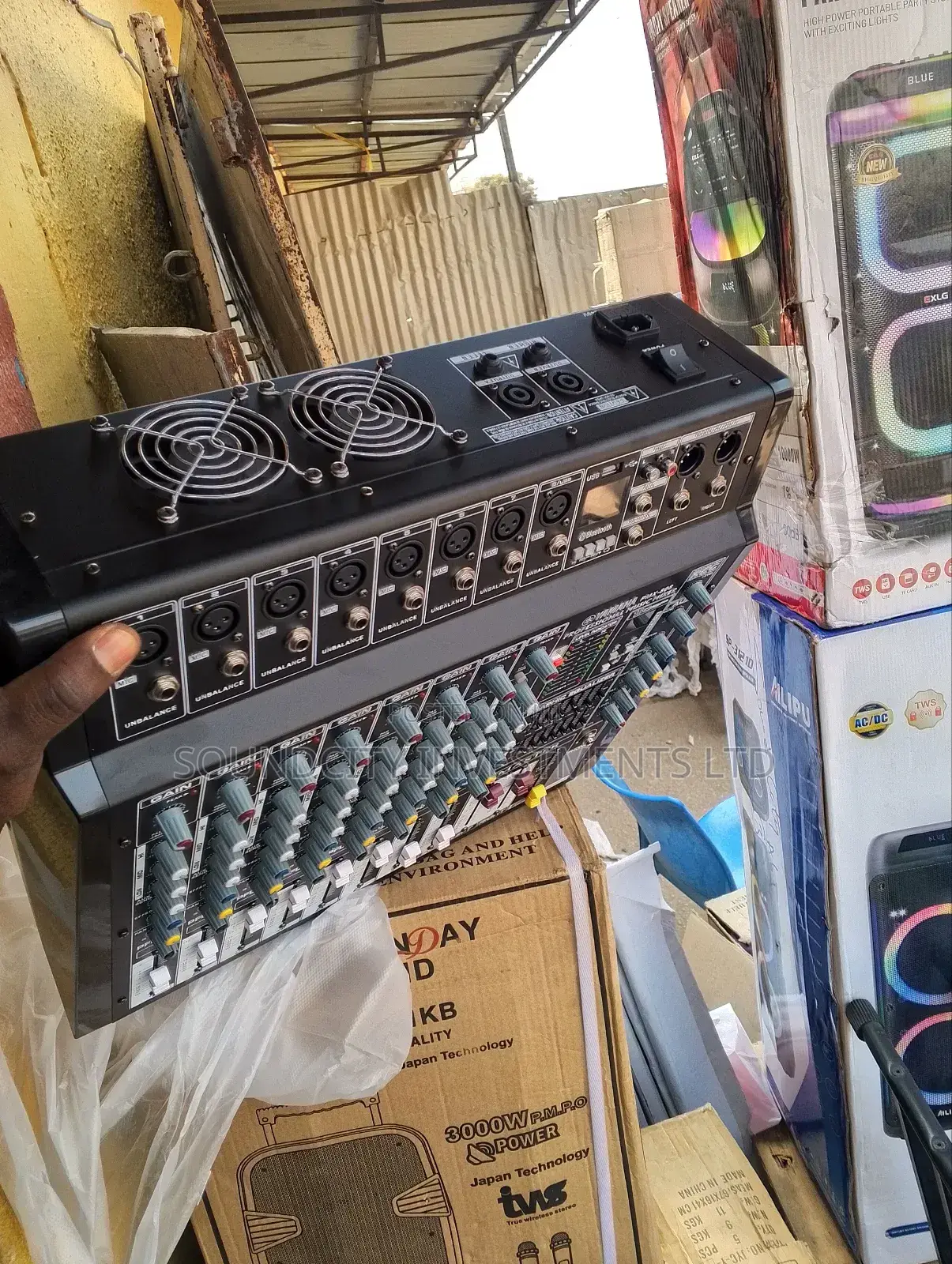 Yamaha 8channels Powered Mixer Amplifier.