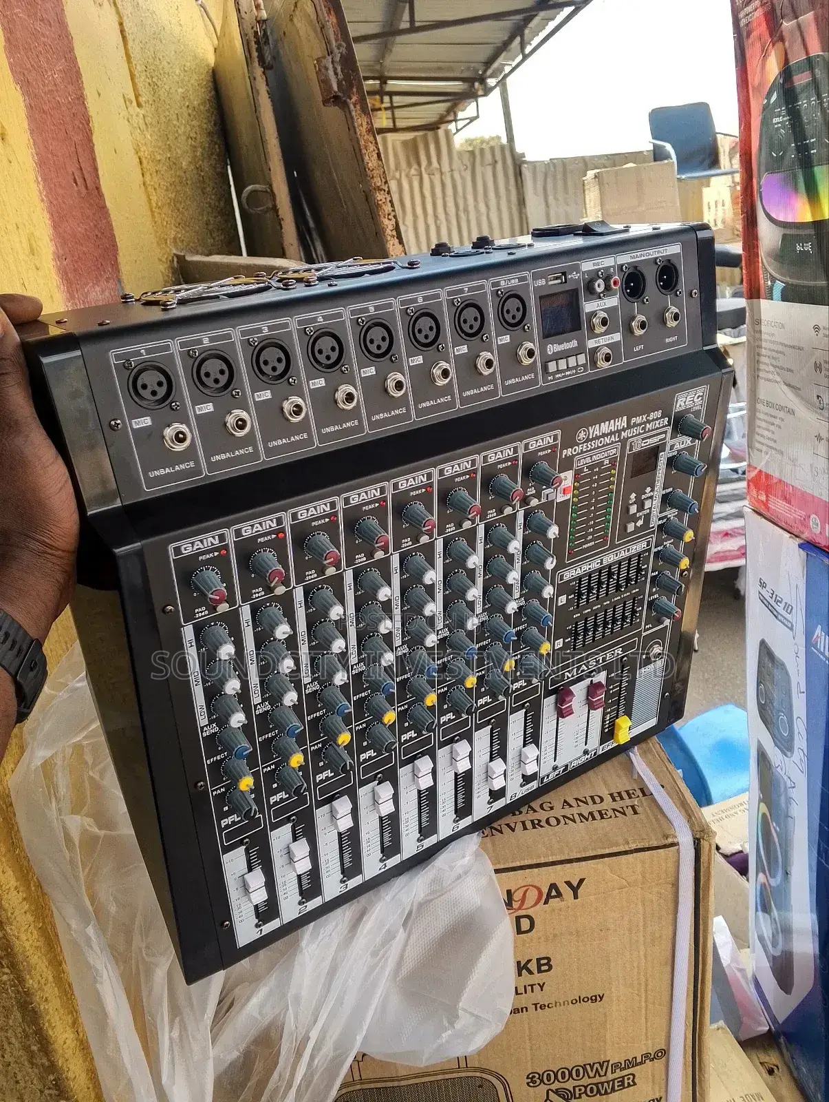 Yamaha 8channels Powered Mixer Amplifier.