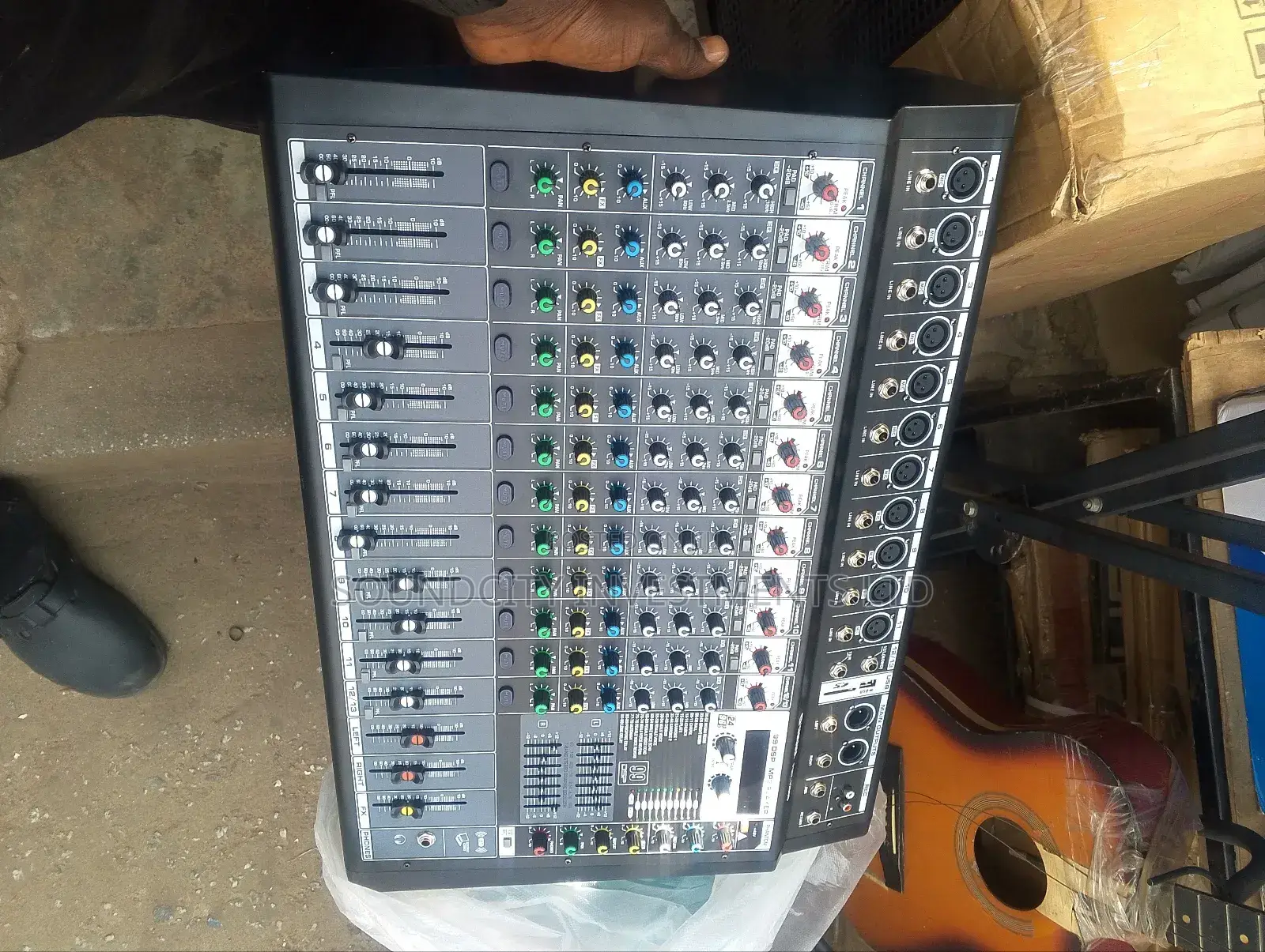12channels Powered Mixer Amp.