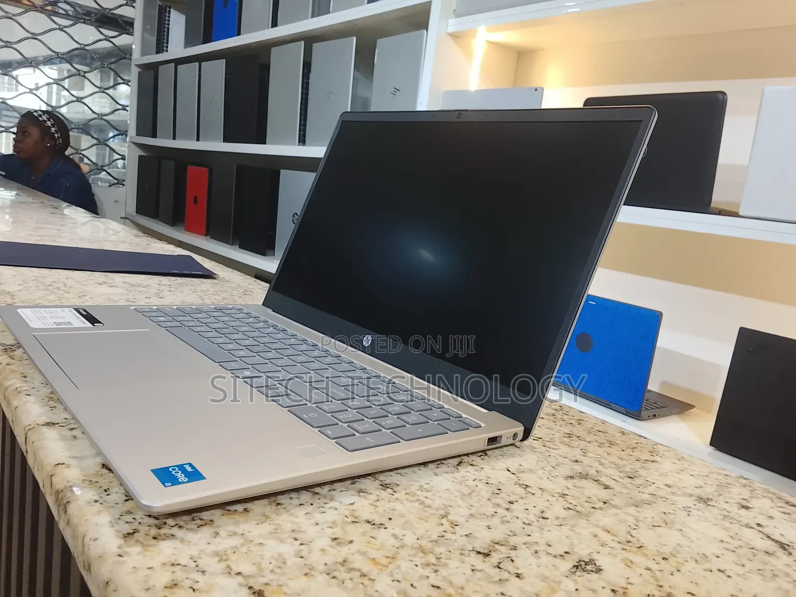 New Laptop HP 15-fd0290ns 8GB Intel Core i3 SSD 256GB