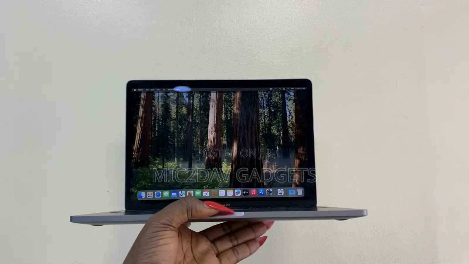 Laptop Apple MacBook Pro 2020 16GB Intel Core I5 SSD 512GB