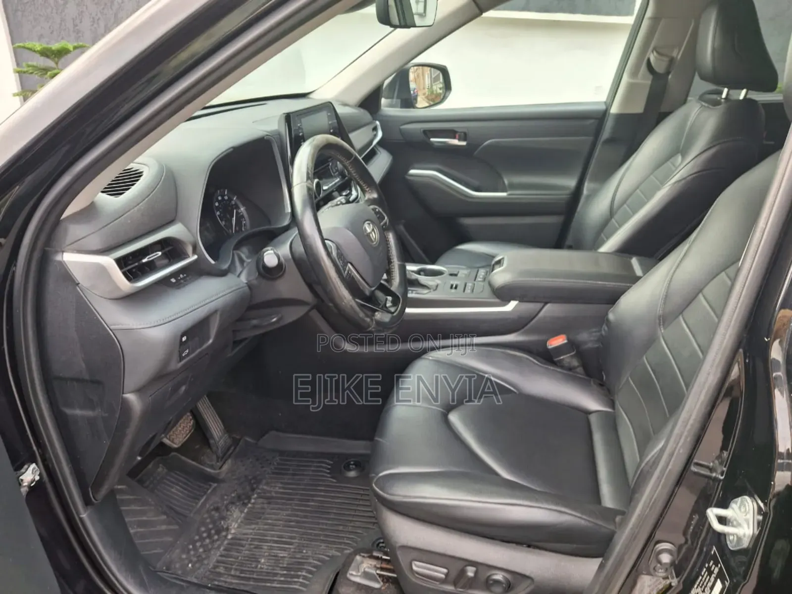 Toyota Highlander XLE 2022 Black