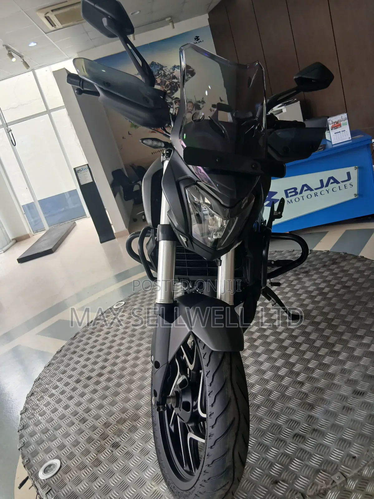 New Bajaj Dominar 400 2025 Black