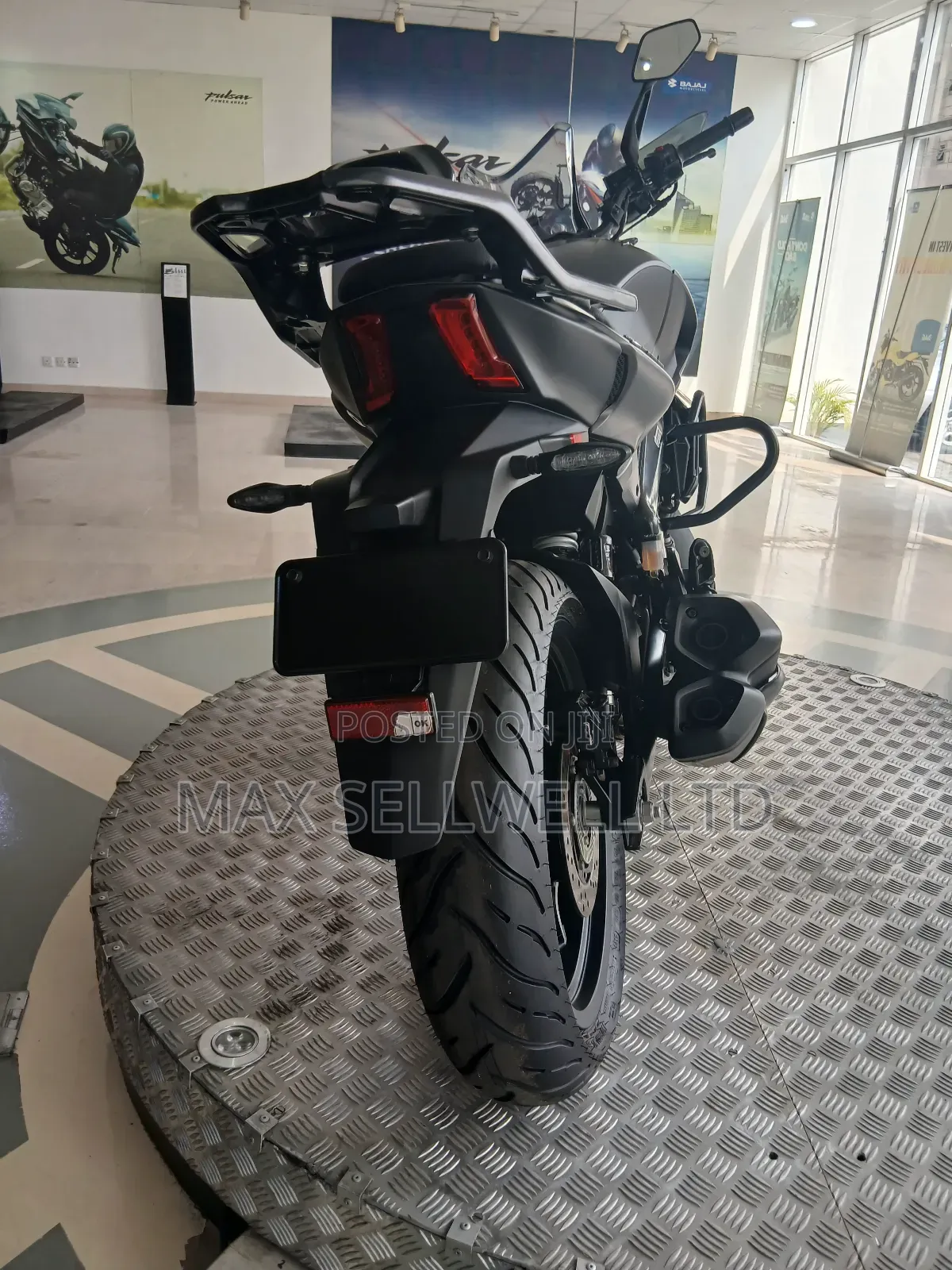 New Bajaj Dominar 400 2025 Black