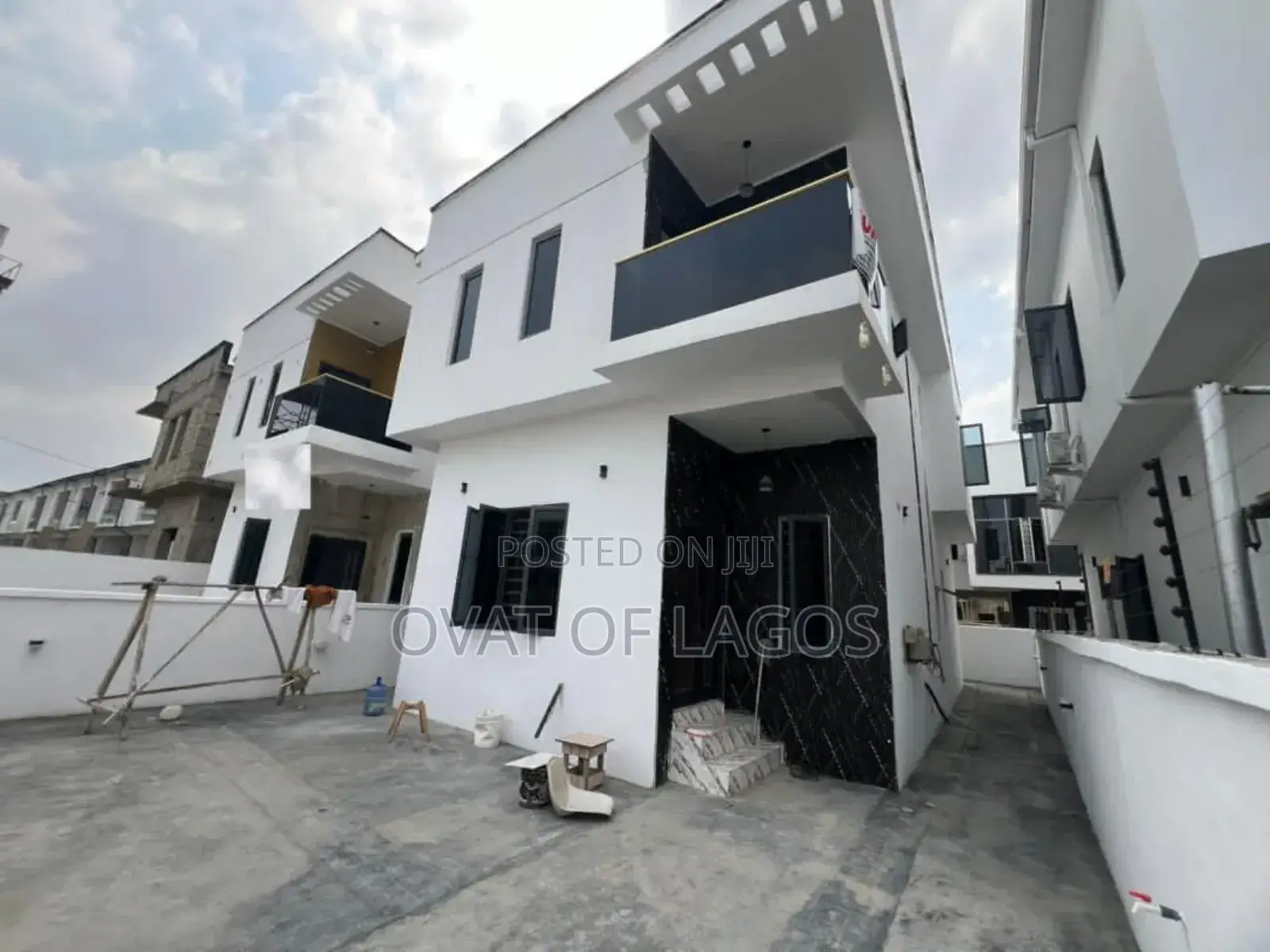 4bdrm Duplex in Ikota for sale