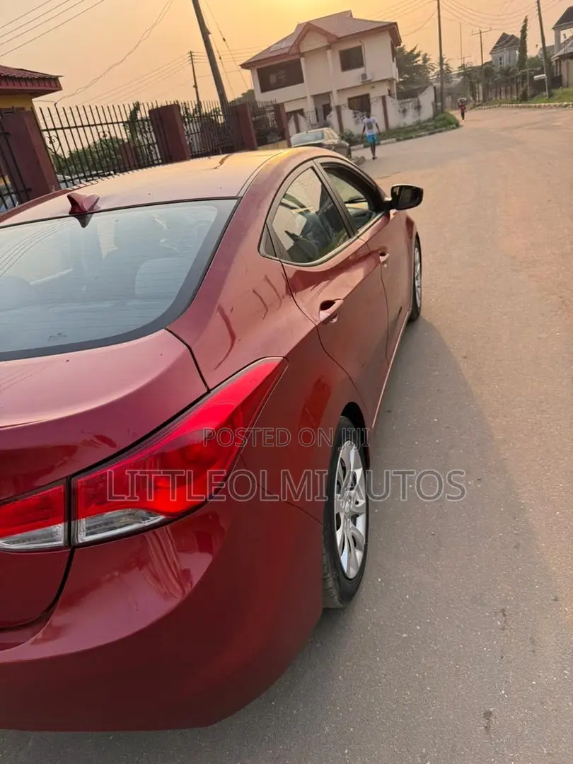 Hyundai Elantra GLS Sedan FWD (1.8L 4cyl 6A) 2013 Burgundy