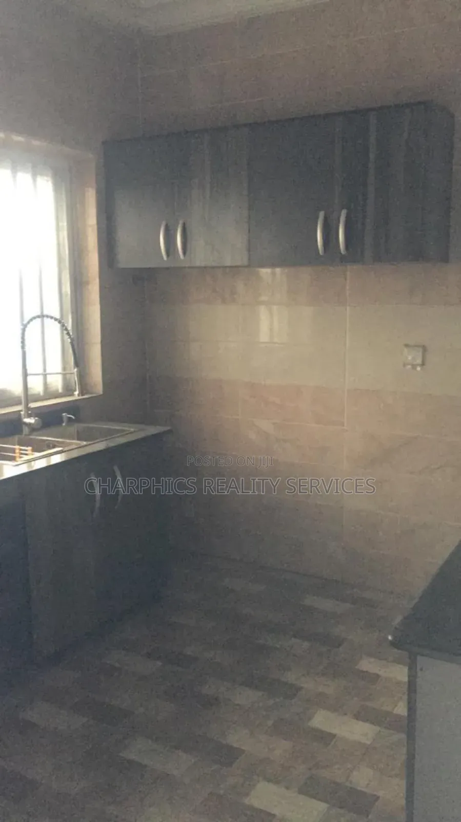 5bdrm Duplex in Ogunlana for sale