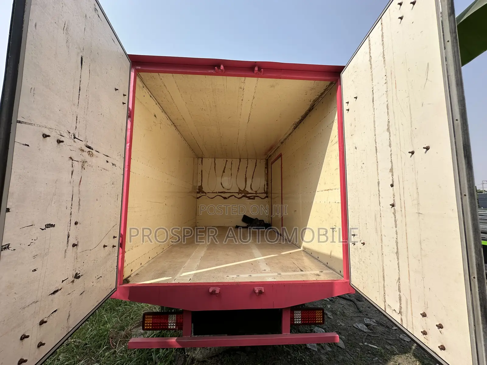 Dyna 200 Cargo