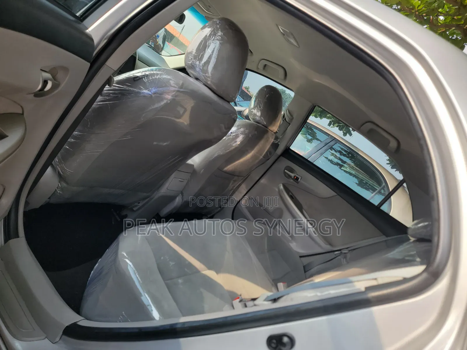Toyota Corolla LE 4dr Sedan (1.8L 4cyl 4A) 2013 Silver