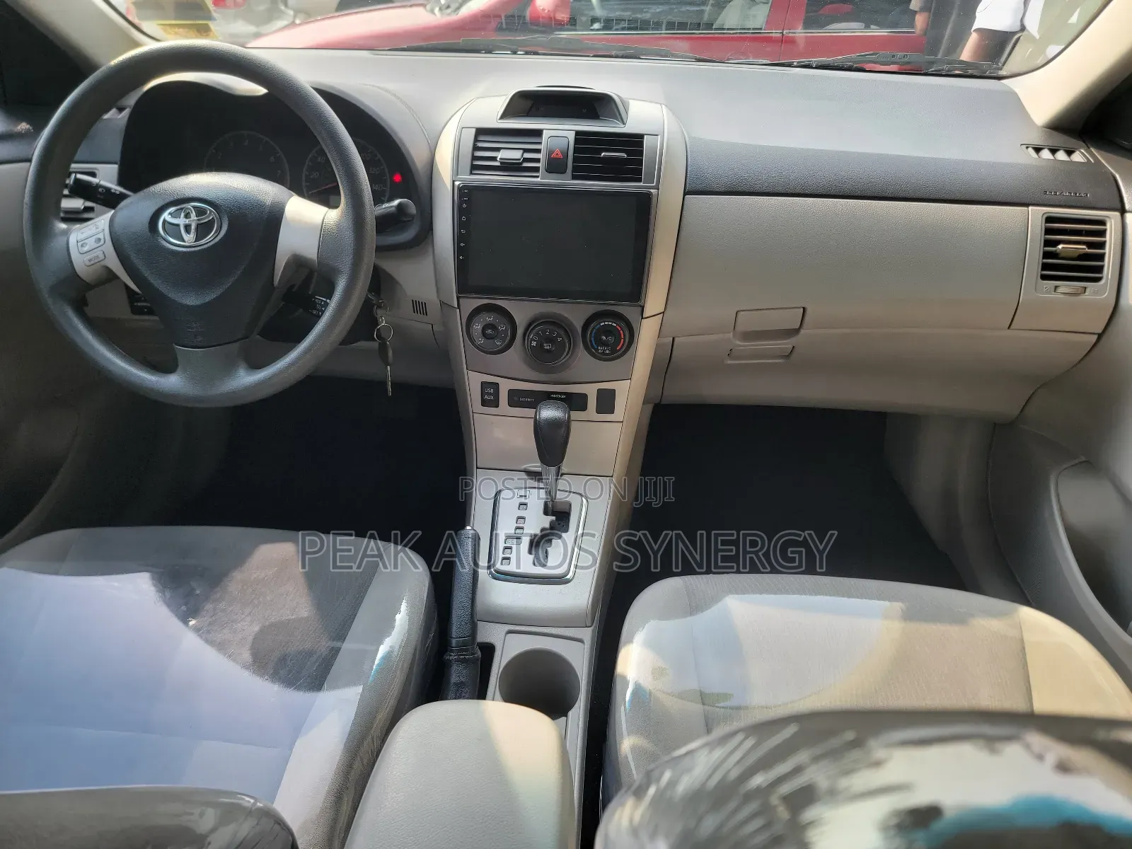 Toyota Corolla LE 4dr Sedan (1.8L 4cyl 4A) 2013 Silver