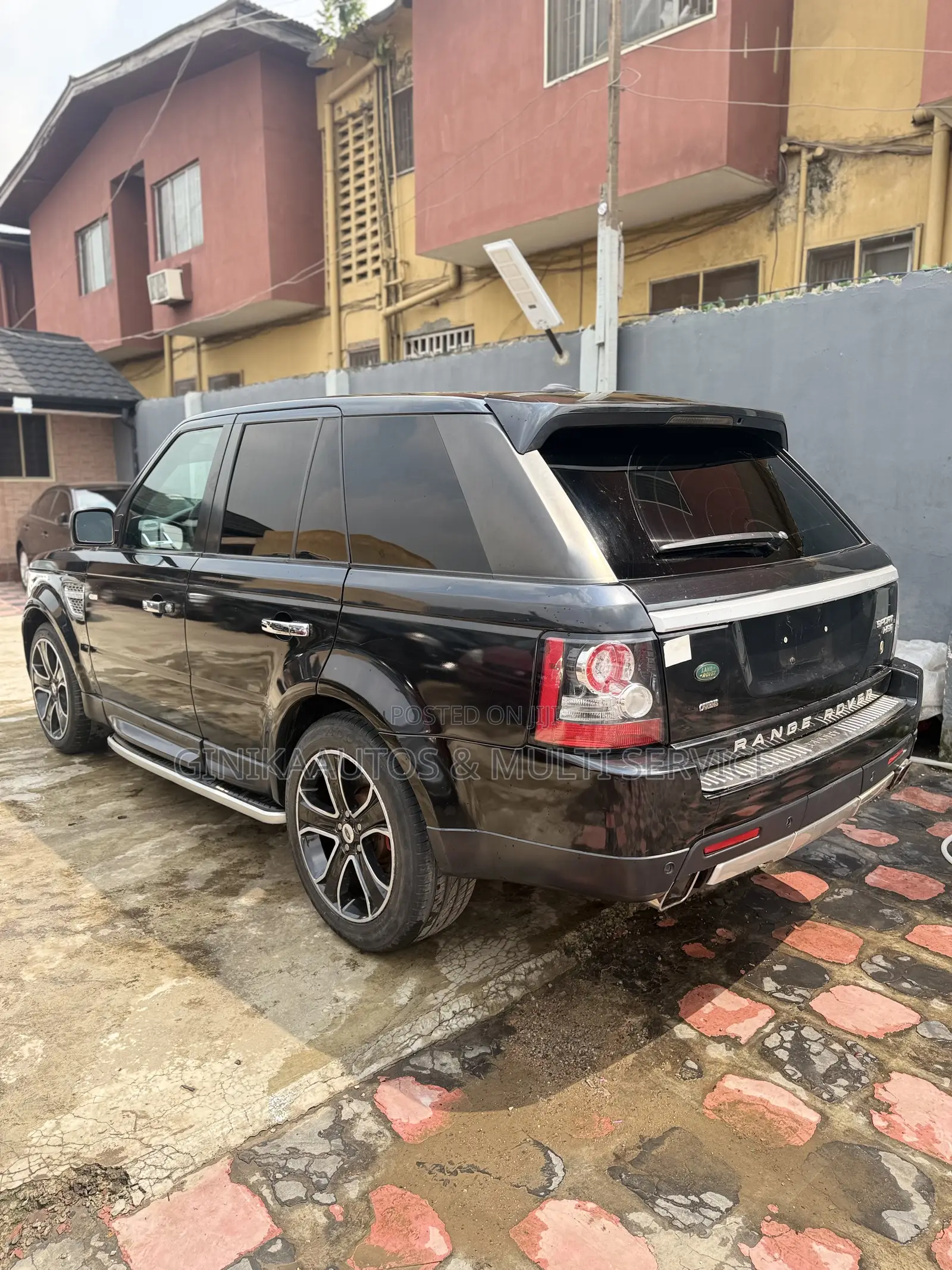 Land Rover Range Rover Sport HSE 4x4 (4.4L 8cyl 6A) 2009 Black