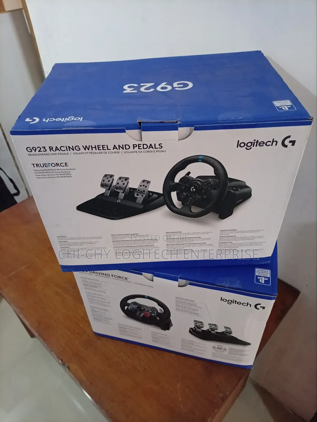Logitech G923 Trueforce Racing Wheel Pedals for Ps Pc